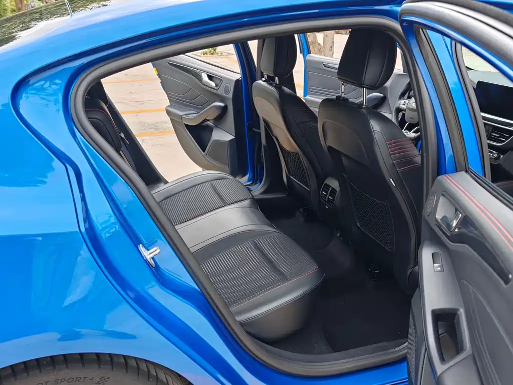 Ford Focus — миниатюра 12