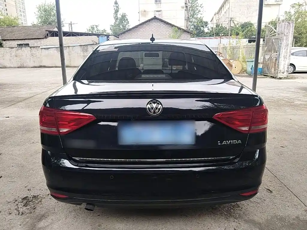Volkswagen Lavida — миниатюра 6