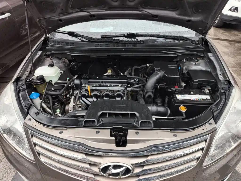Hyundai Elantra — миниатюра 16