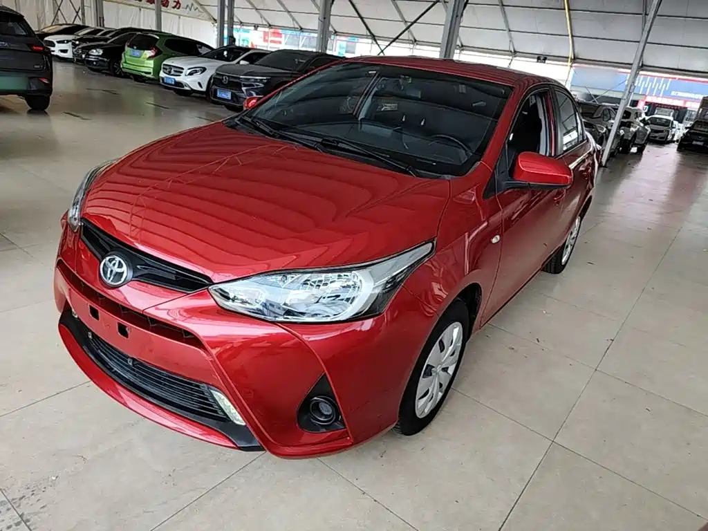 Toyota Yaris L — миниатюра 2