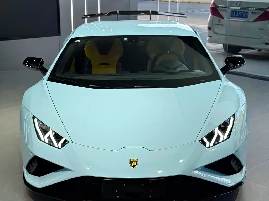 LAMBORGHINI HURACÁN