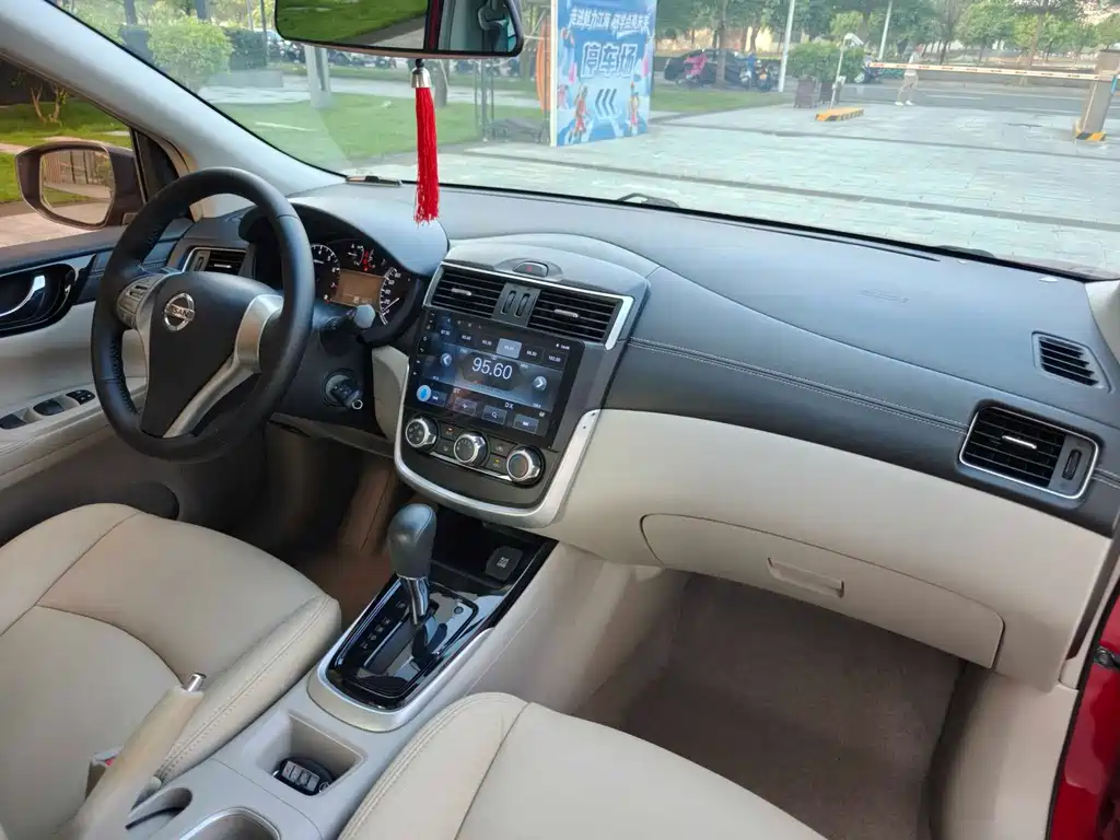 Nissan Tiida — миниатюра 4