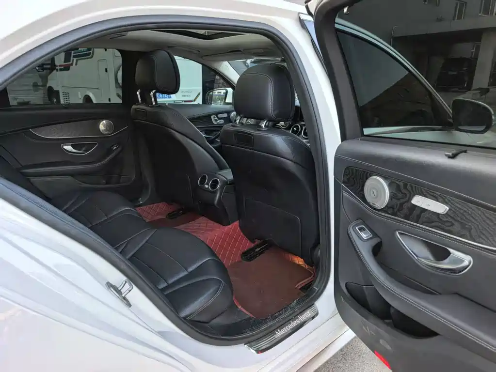 Mercedes-Benz C-Class — миниатюра 10