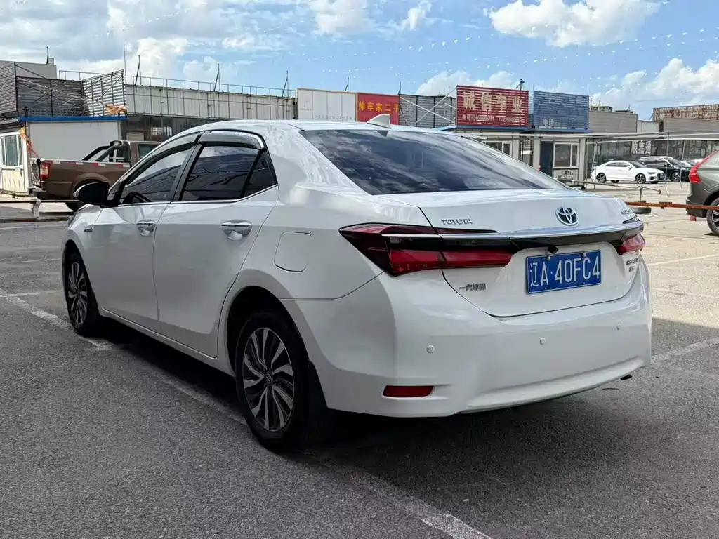 Toyota Corolla — миниатюра 5