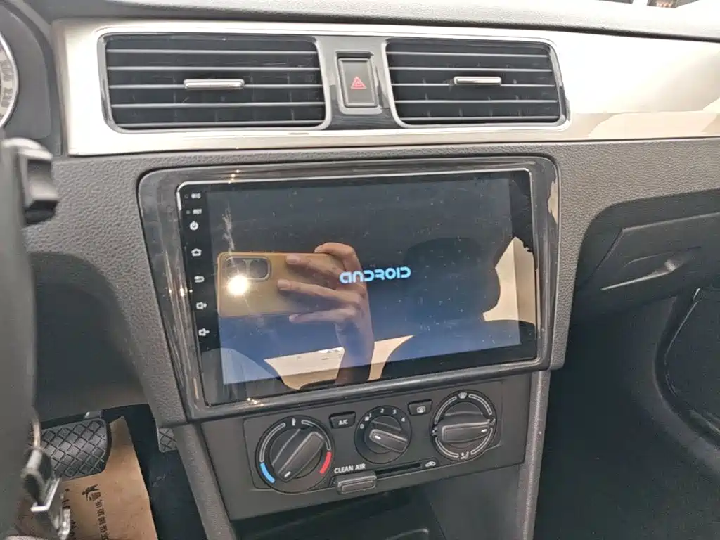 Skoda Rapid — миниатюра 13