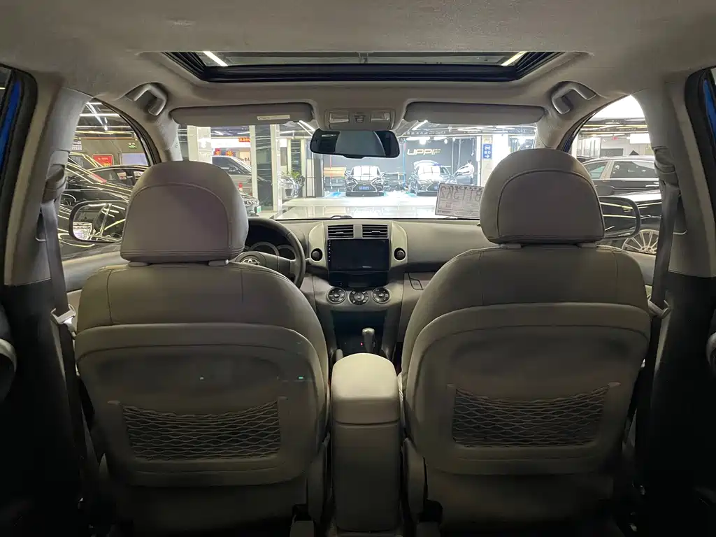 Toyota RAV4 — миниатюра 41