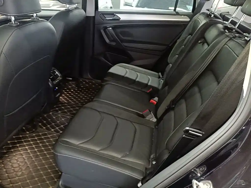 Volkswagen Tiguan L — миниатюра 17