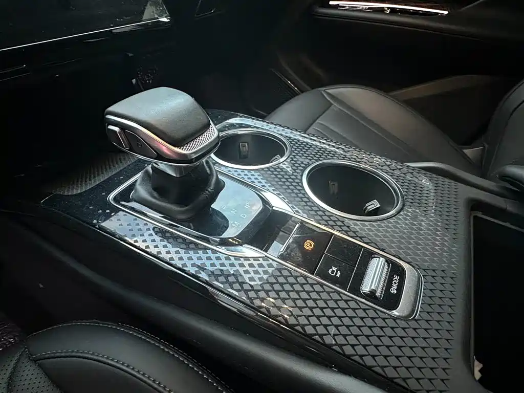 Hongqi Hongqi HS3 — миниатюра 15