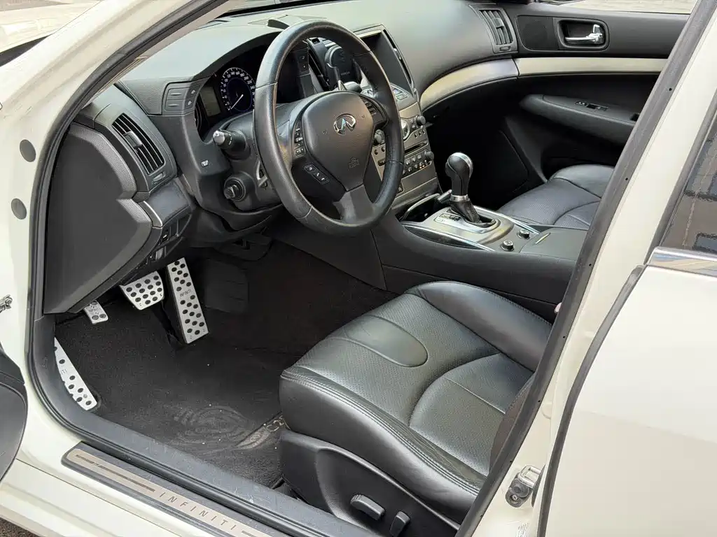 Infiniti G — миниатюра 8