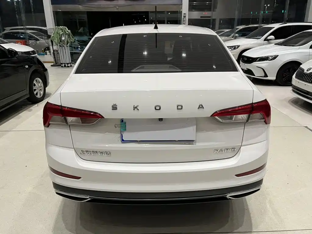 Skoda Rapid — миниатюра 25