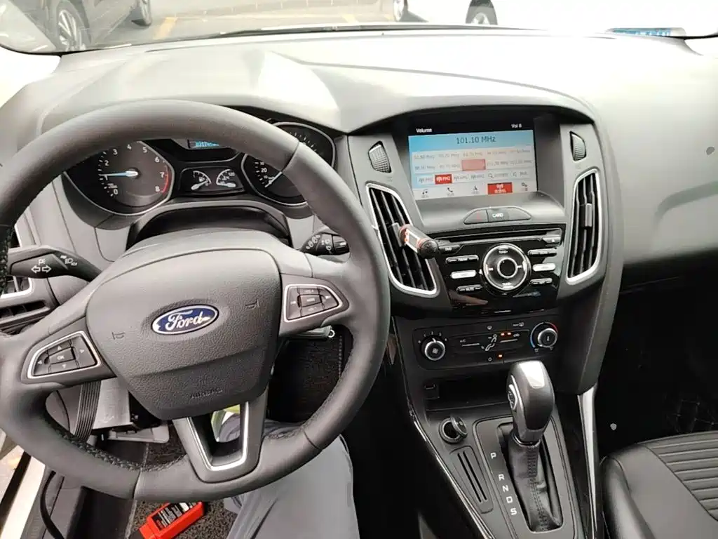 Ford Focus — миниатюра 10