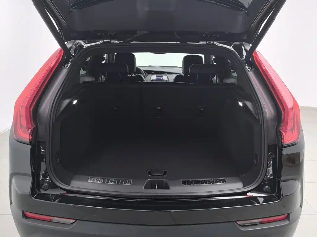 Cadillac XT4 — миниатюра 16