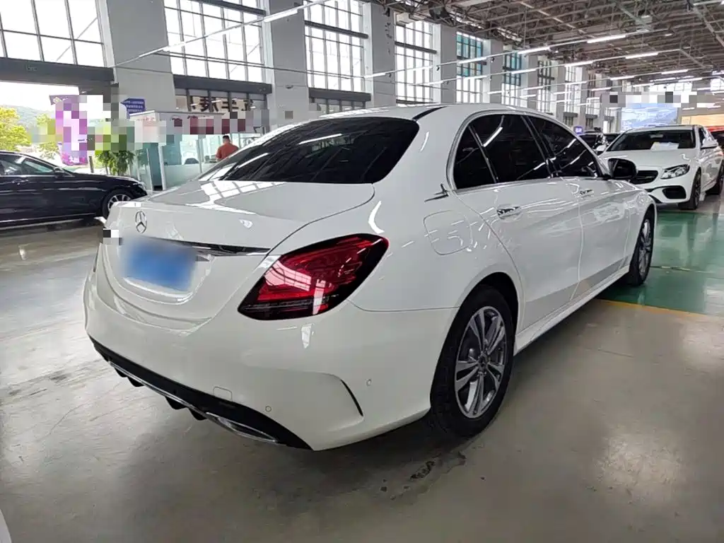 Mercedes-Benz C-Class — миниатюра 7