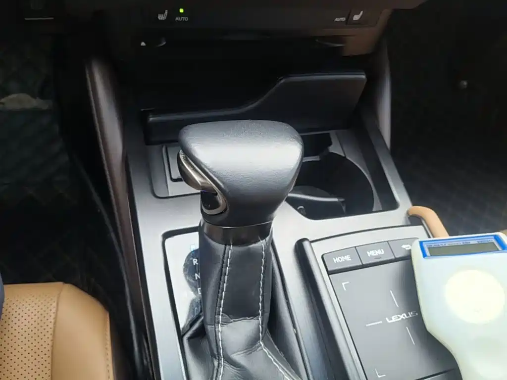Lexus ES — миниатюра 14