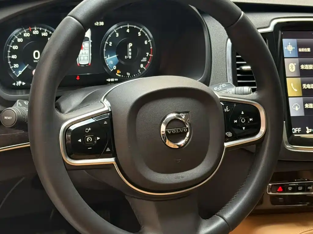 Volvo XC90 — миниатюра 3