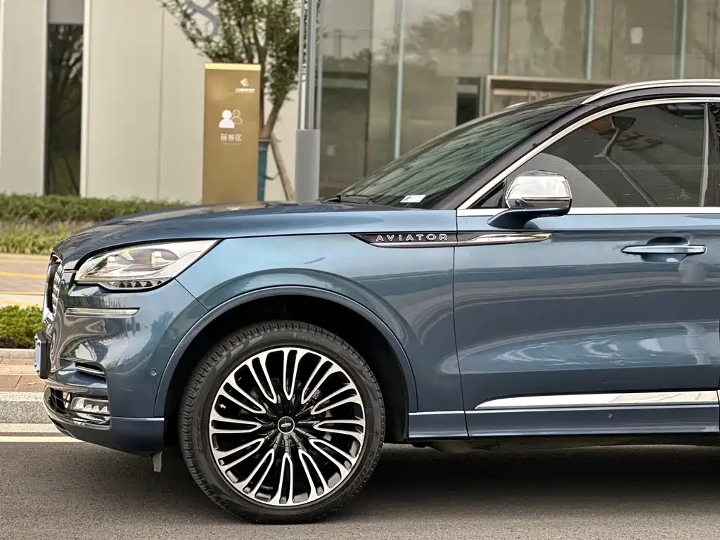 Lincoln Aviator — миниатюра 4