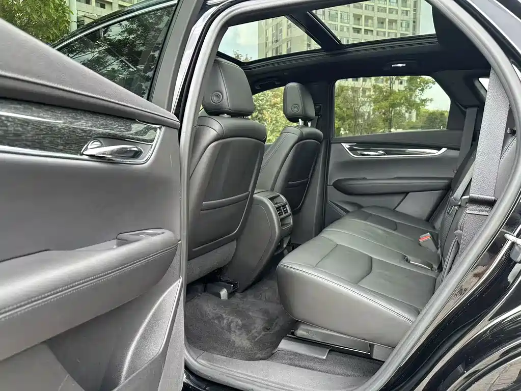 Cadillac XT5 — миниатюра 6