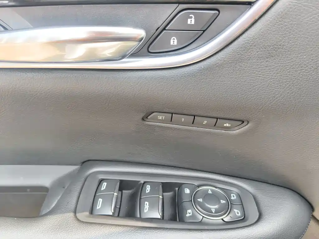 Cadillac XT5 — миниатюра 16