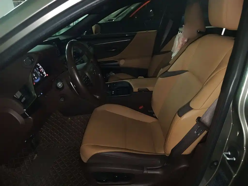 Lexus ES — миниатюра 8
