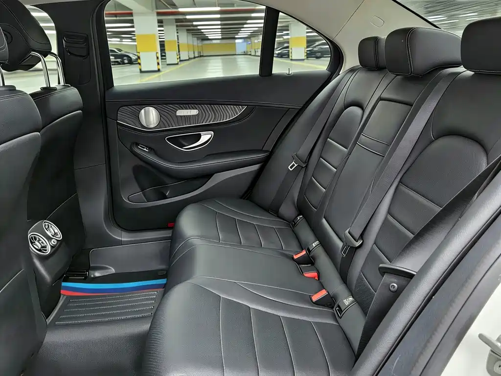 Mercedes-Benz C-Class — миниатюра 6