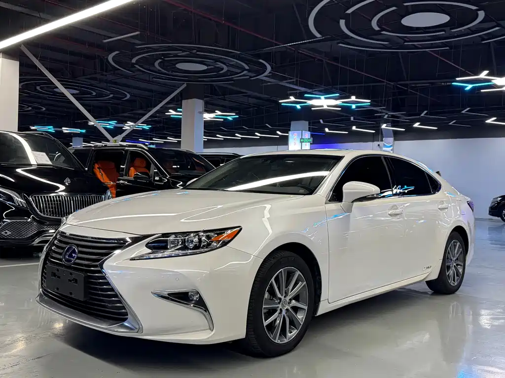 LEXUS  ES