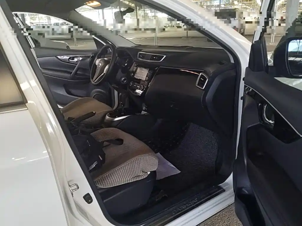 Nissan Qashqai — миниатюра 9