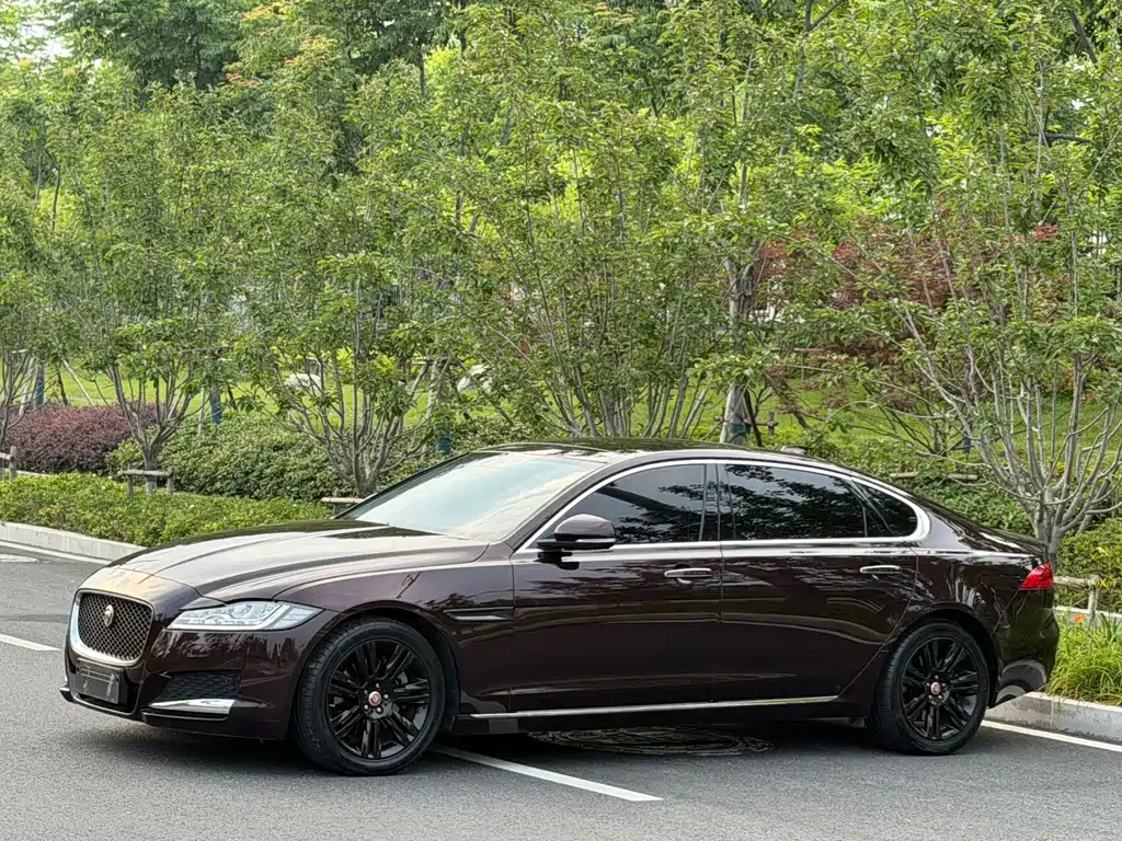 Купить Jaguar XFL