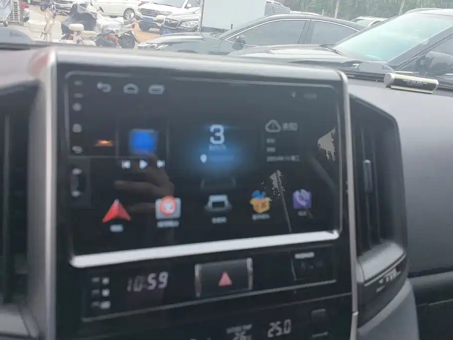 Toyota Land Cruiser — миниатюра 13
