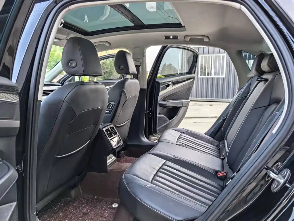 Volkswagen Passat — миниатюра 9