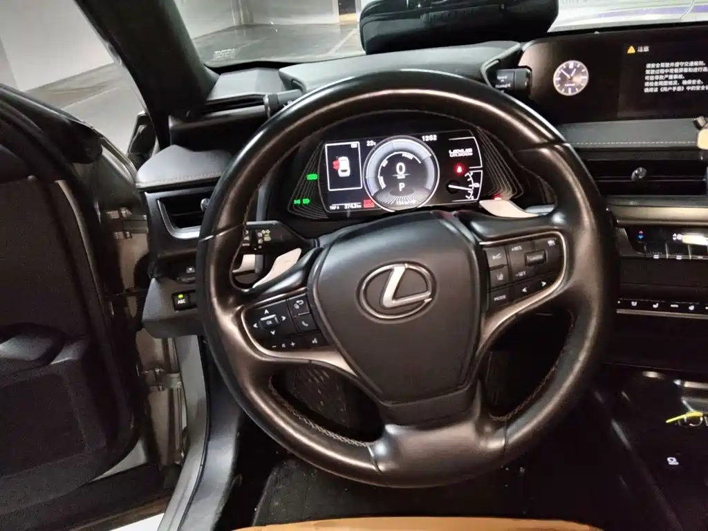 Lexus UX New Energy — миниатюра 3