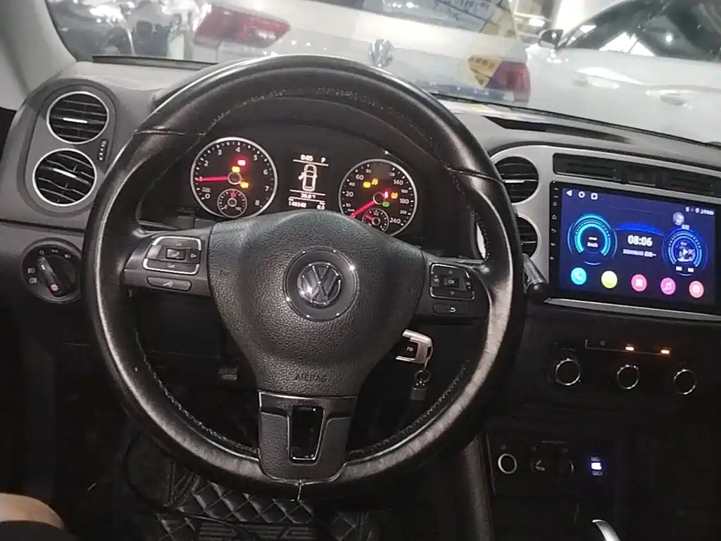 Volkswagen Tiguan — миниатюра 11