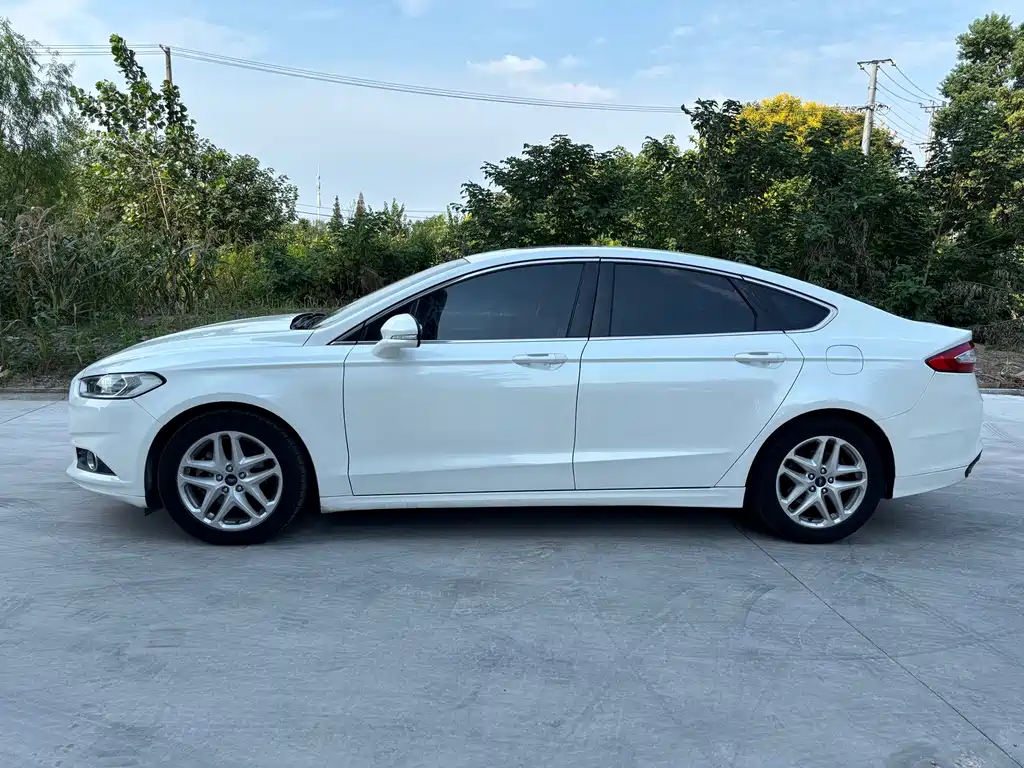 Ford Mondeo — миниатюра 11
