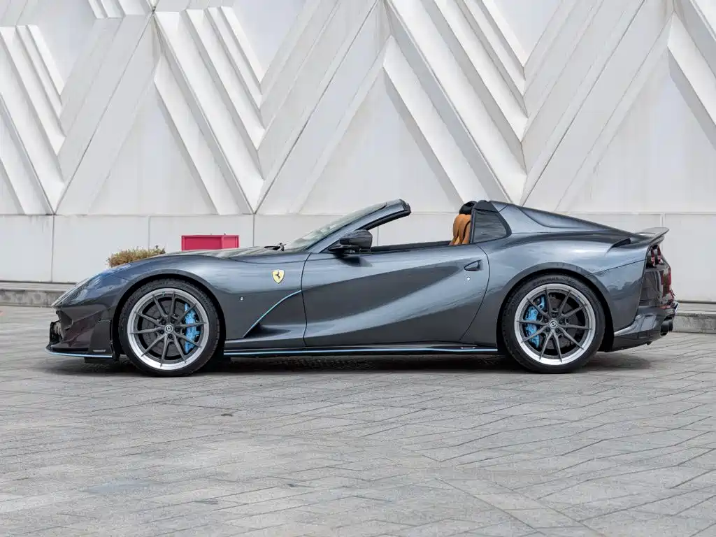 Ferrari 812 — миниатюра 7