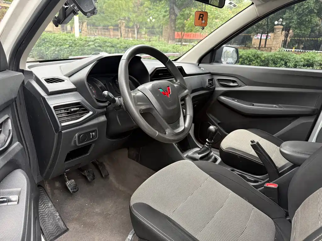 Wuling Hongguang — миниатюра 13