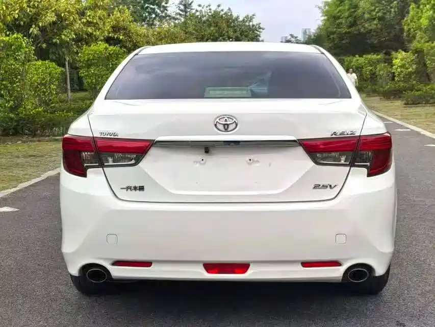 Toyota Reiz — миниатюра 5