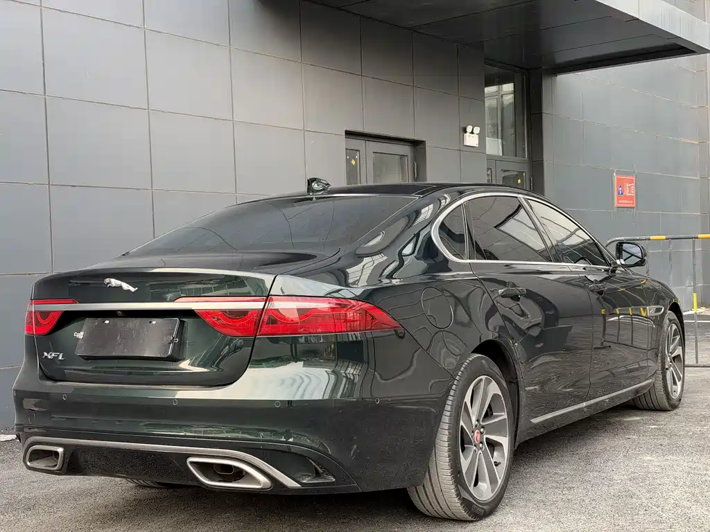 Jaguar XFL — миниатюра 9