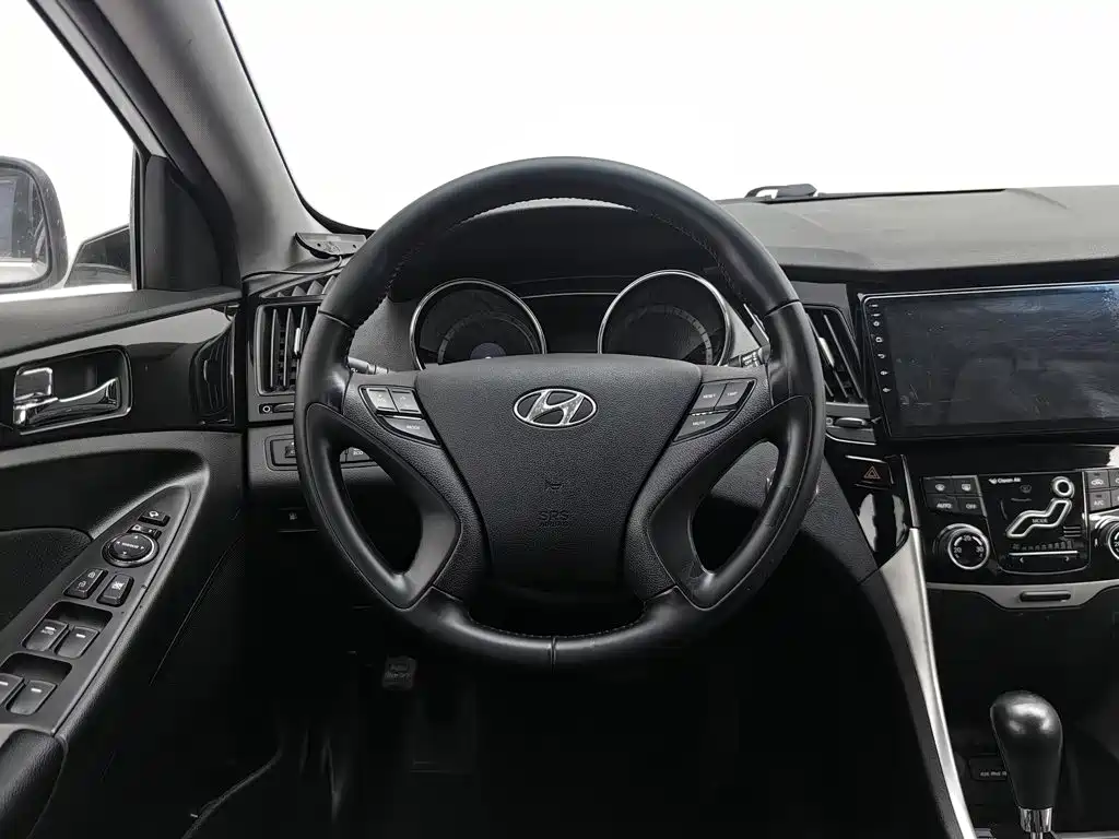 Hyundai Sonata — миниатюра 11