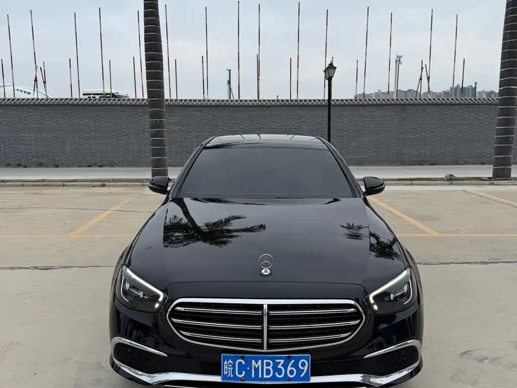 Mercedes-Benz E-Class — миниатюра 2
