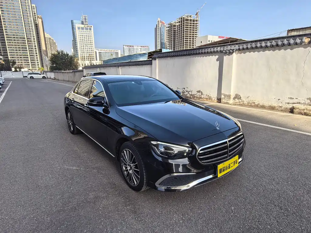 Mercedes-Benz E-Class — миниатюра 3