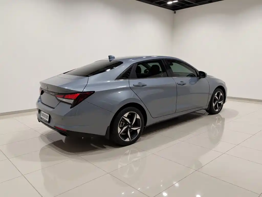 Hyundai Elantra — миниатюра 4