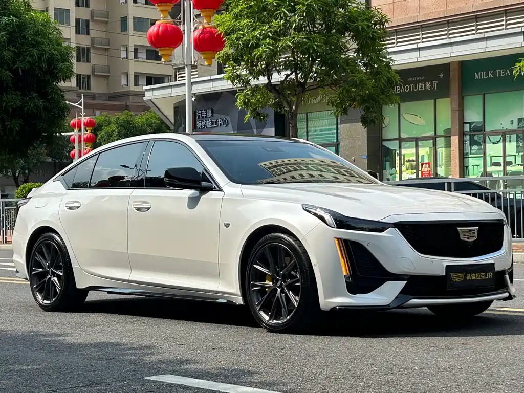 Cadillac CT5 2023 28T
