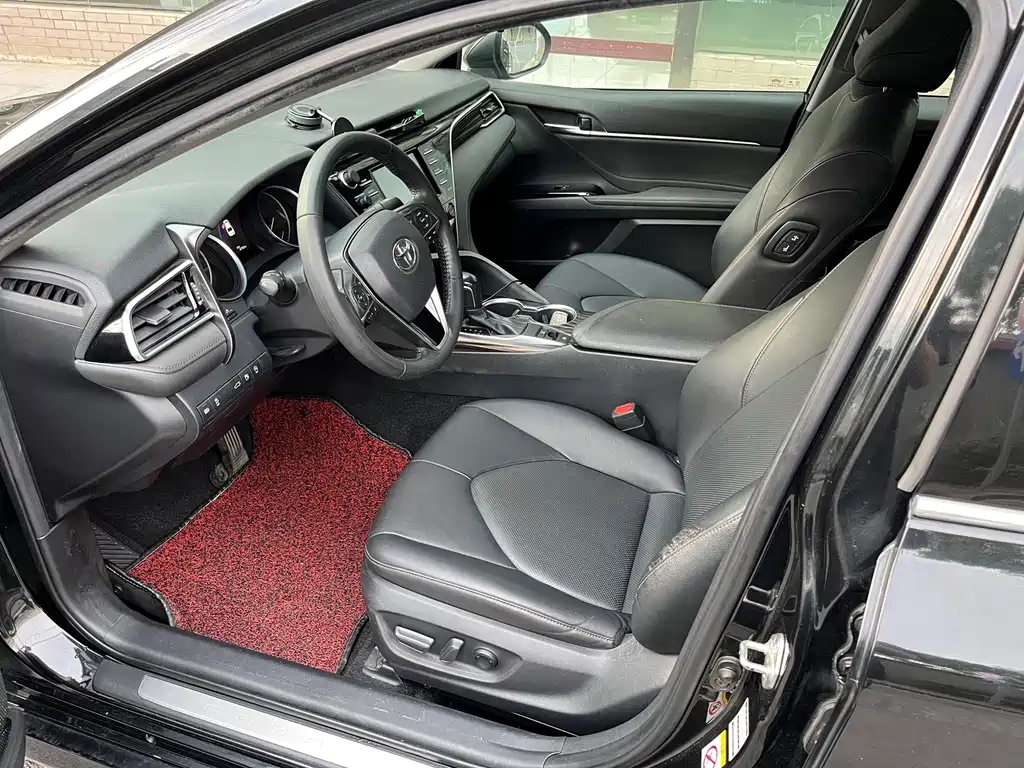 Toyota Camry — миниатюра 7