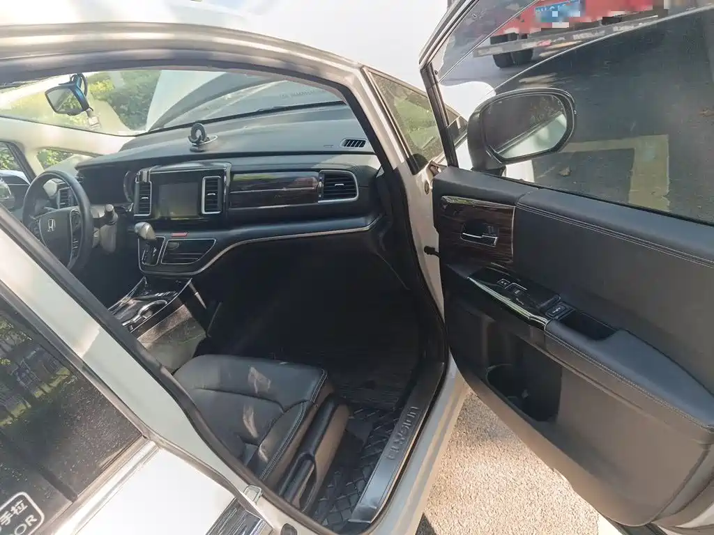 Honda Elysion — миниатюра 19