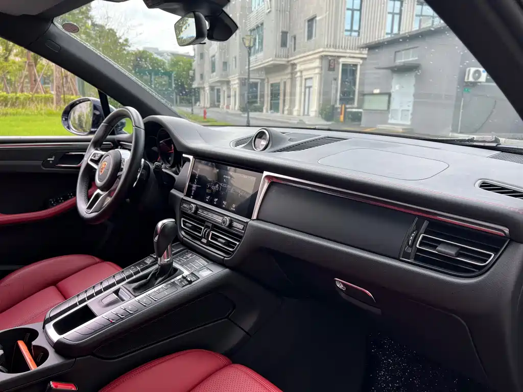 Porsche Macan — миниатюра 11