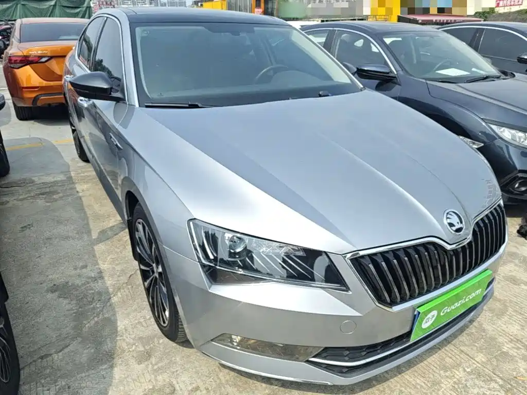 Skoda Superb — миниатюра 4
