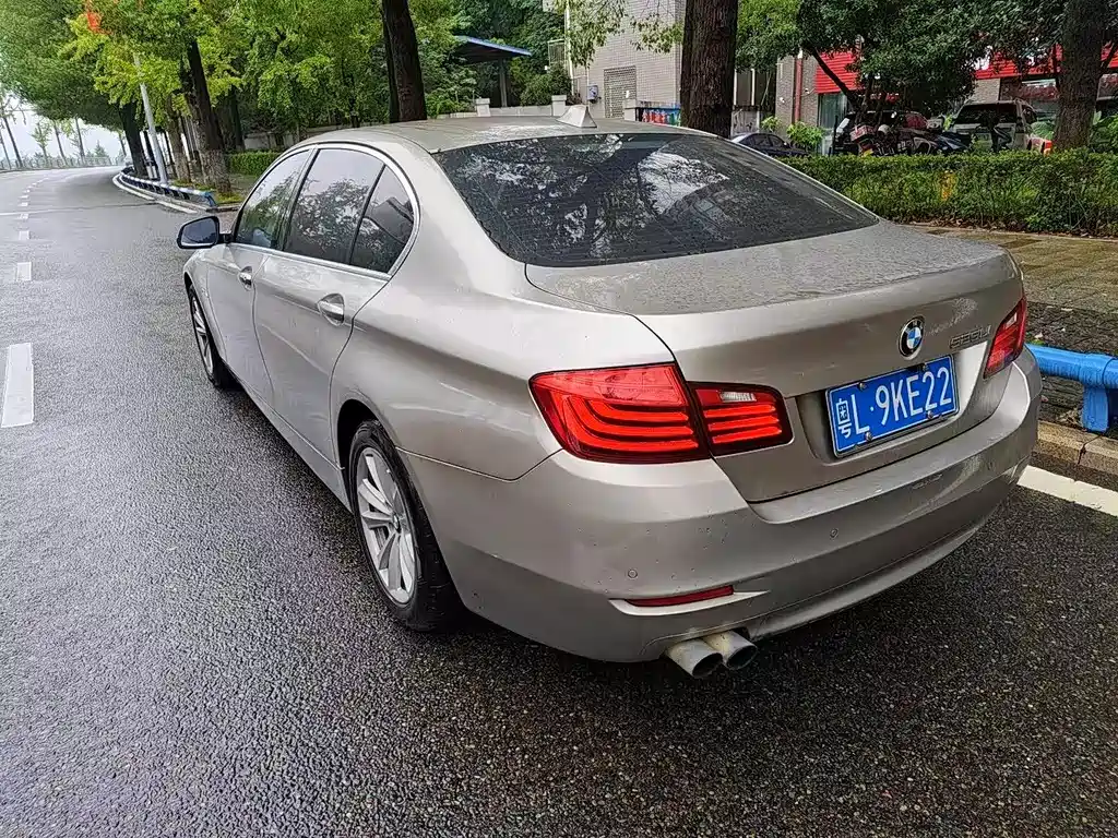 BMW 5 Series — миниатюра 7