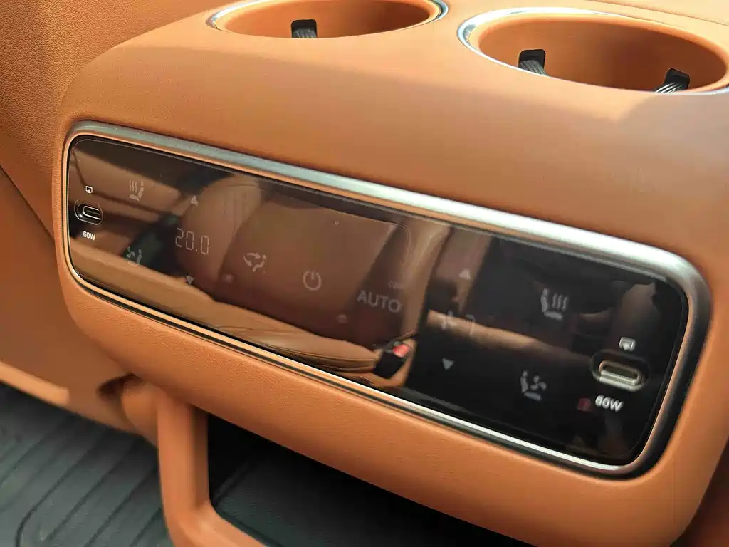 Li Auto Li L8 — миниатюра 24