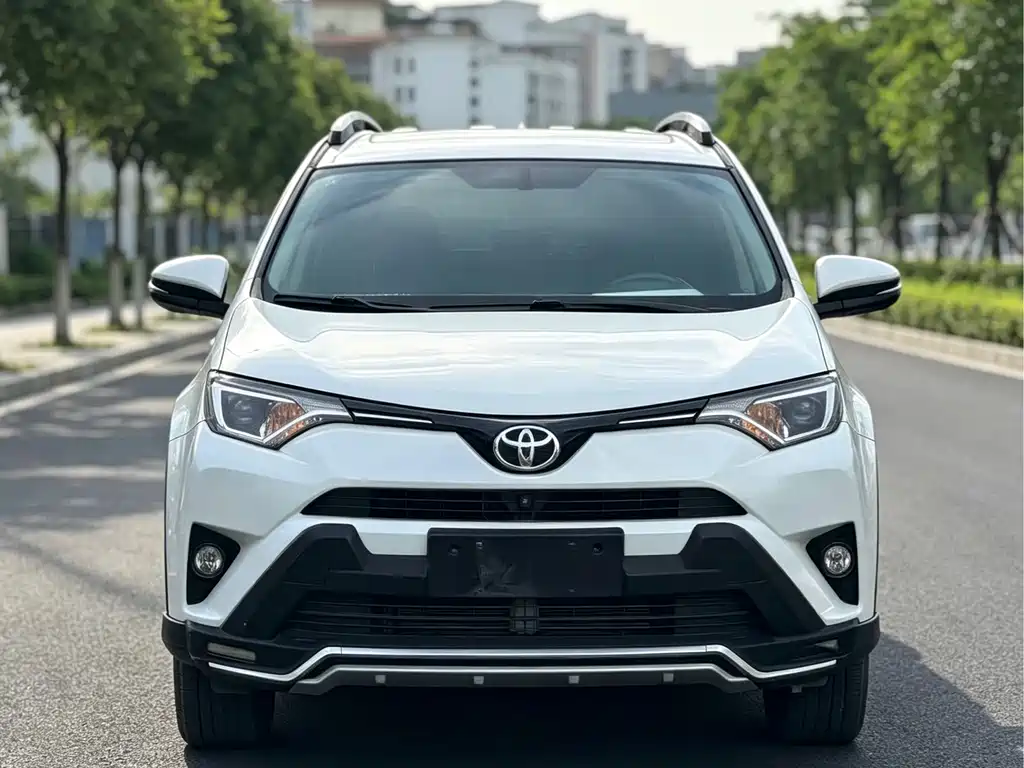 Toyota RAV4 — миниатюра 2