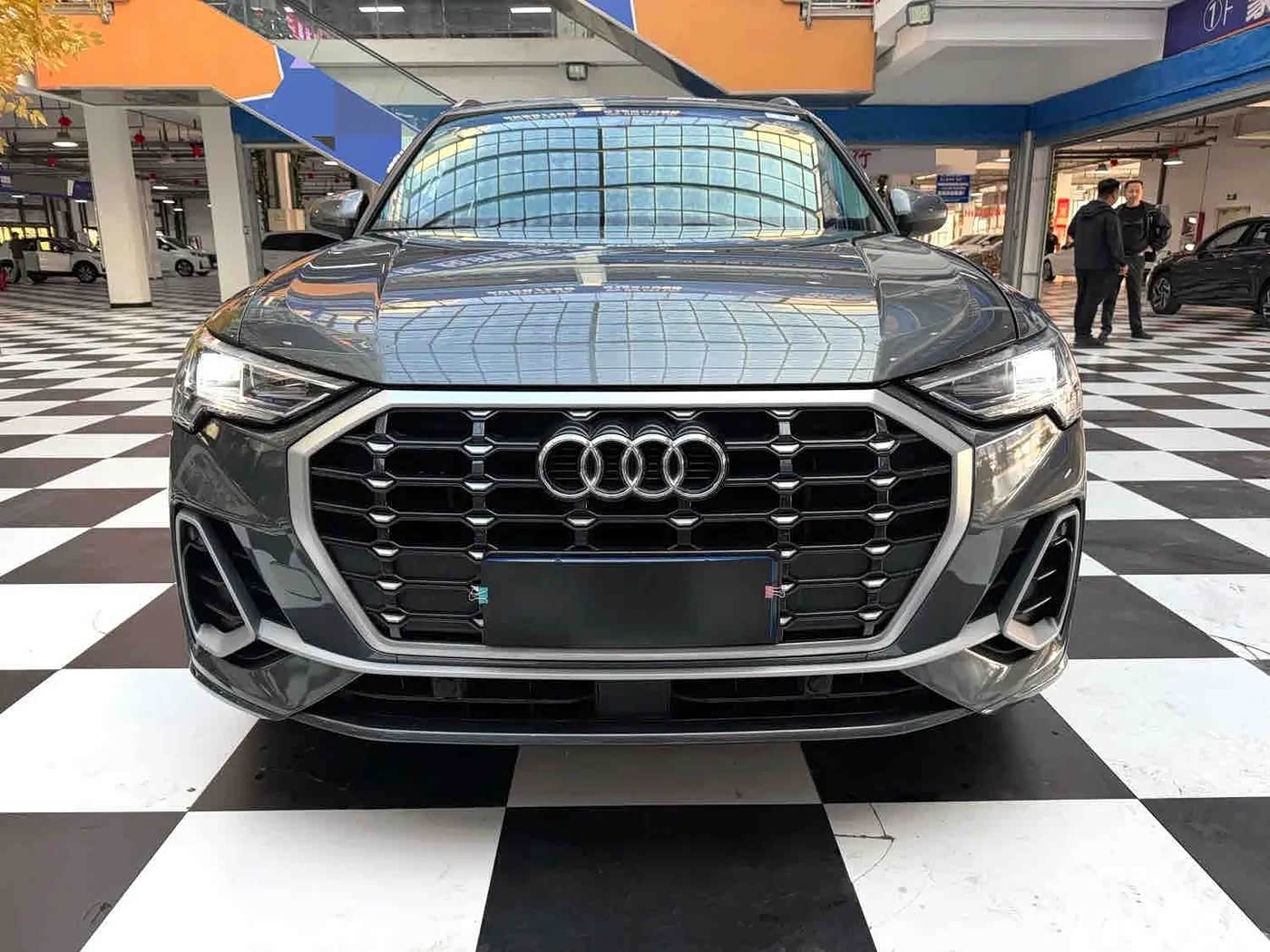 Audi Q3 1.4 л 2022 г. Серебристо-серый, пробег 43000 км