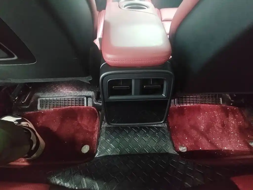 Porsche Taycan — миниатюра 11